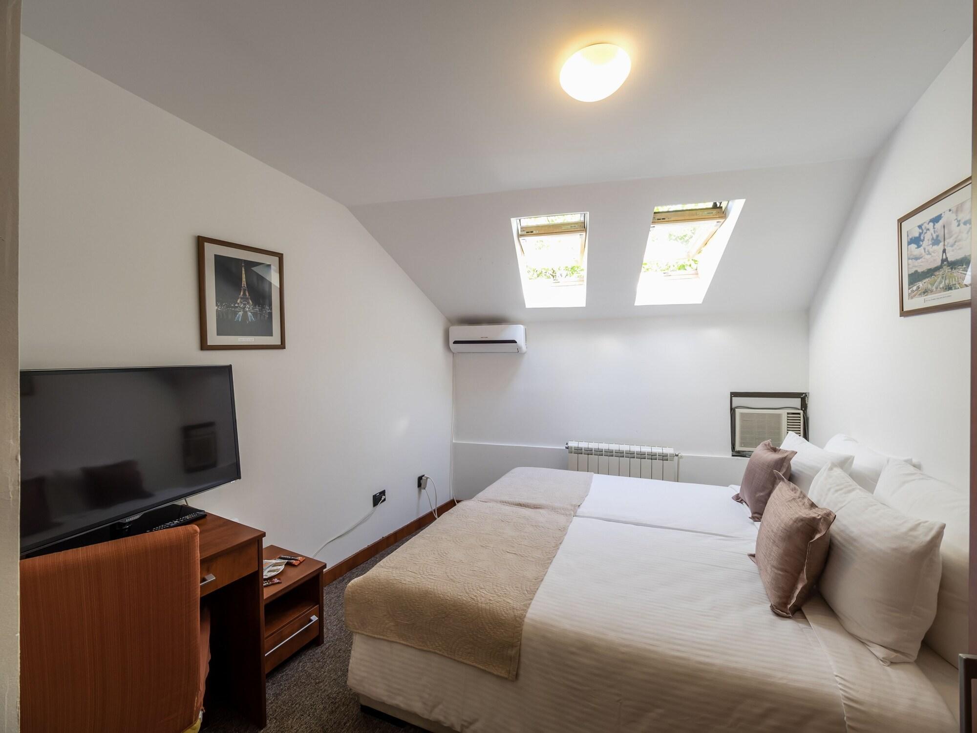 Garni Hotel Le Petit Piaf Belgrad Zewnętrze zdjęcie
