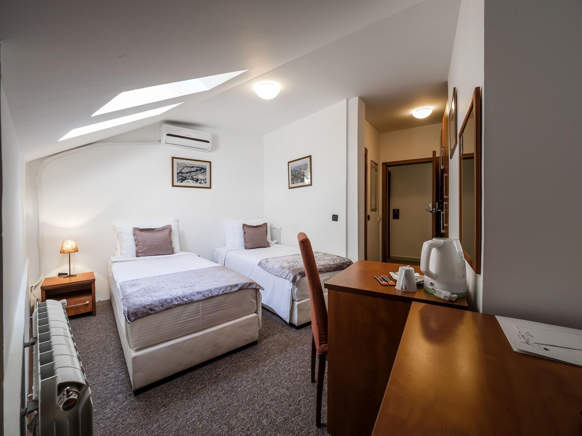 Garni Hotel Le Petit Piaf Belgrad Zewnętrze zdjęcie