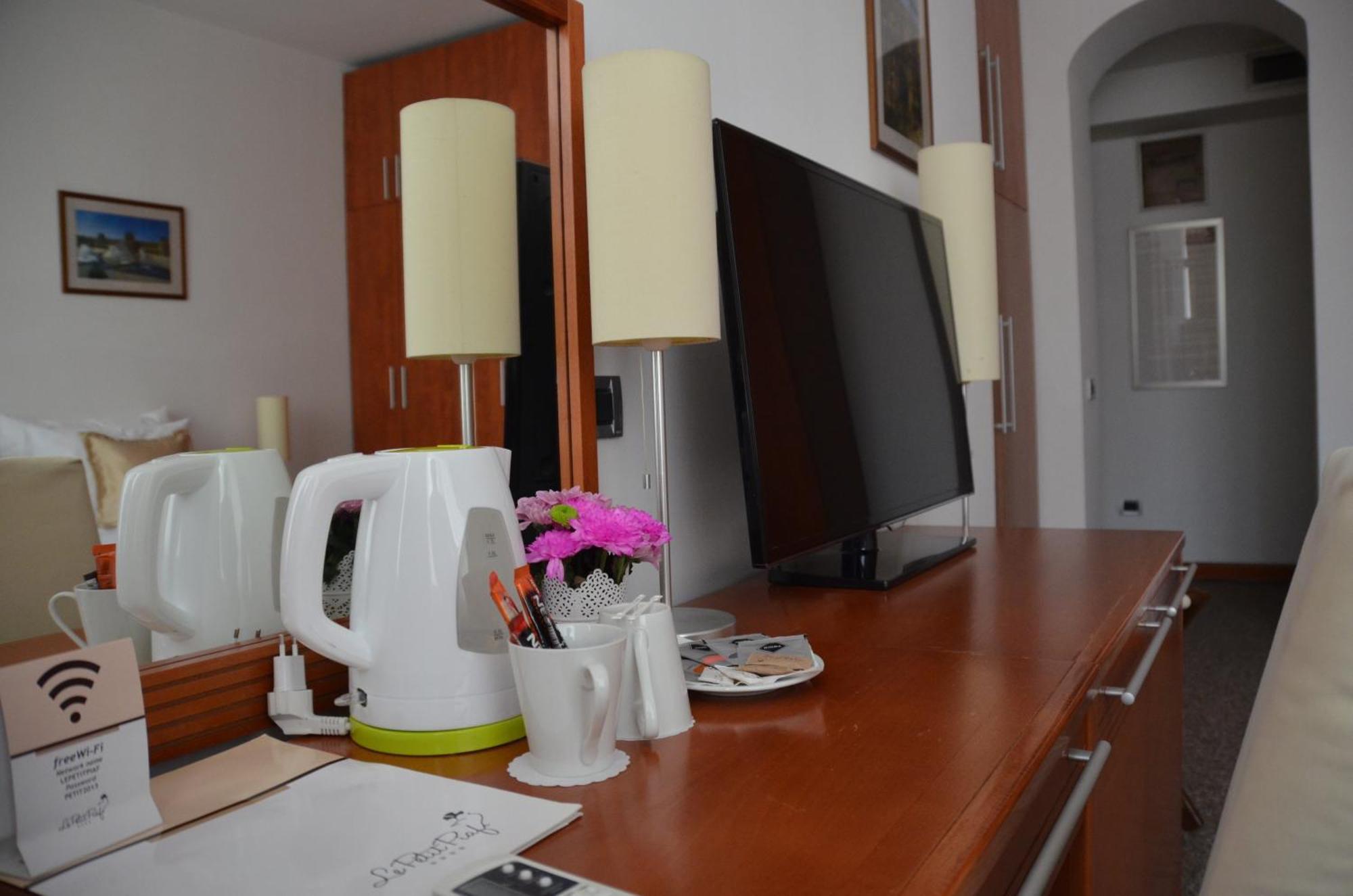 Garni Hotel Le Petit Piaf Belgrad Pokój zdjęcie